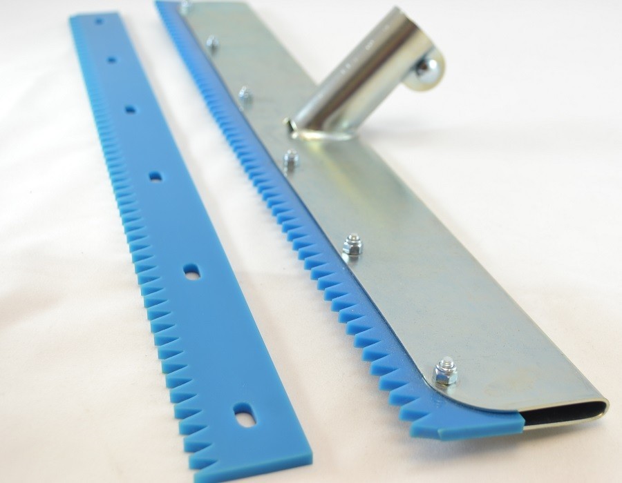 VI Distribution 560mm PU 4mm V Notched Squeegee